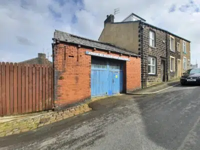 Former Vehicle Workshop 8 Cumberland Street Colne Lancashire - Photo 5